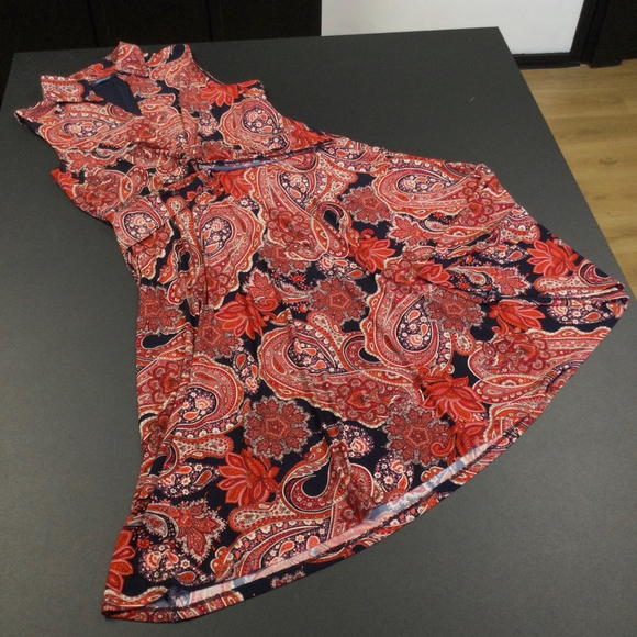 Women's Tommy Hilfiger Dress, Size Large , Red and Navy Paisley - Picture 4 of 11